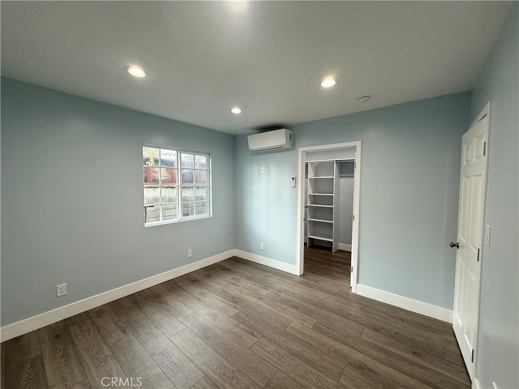 8645 Wakefield