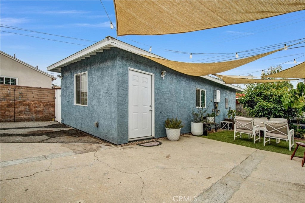8645 Wakefield