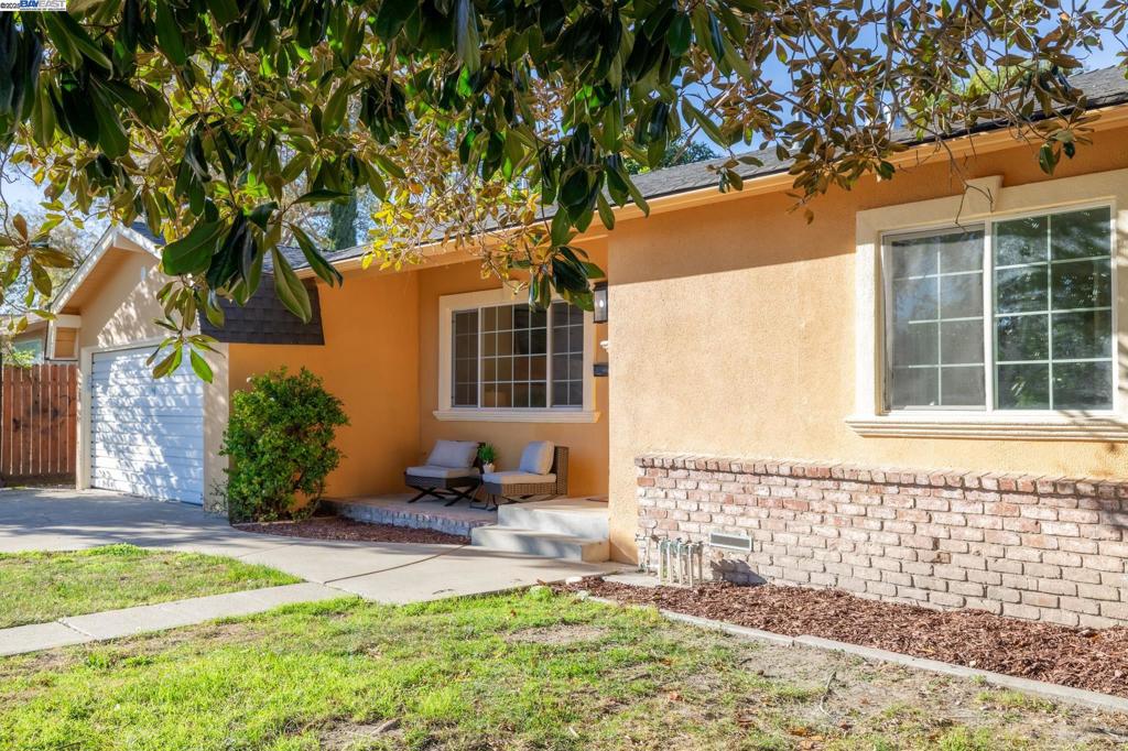 VILLAGE - Residential