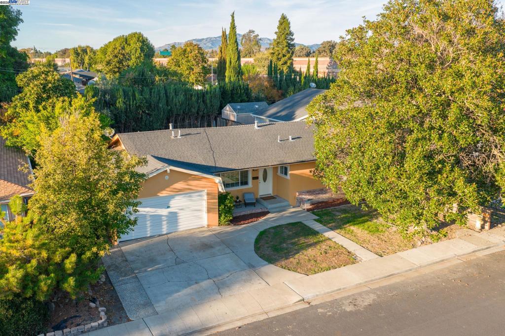 VILLAGE - Residential