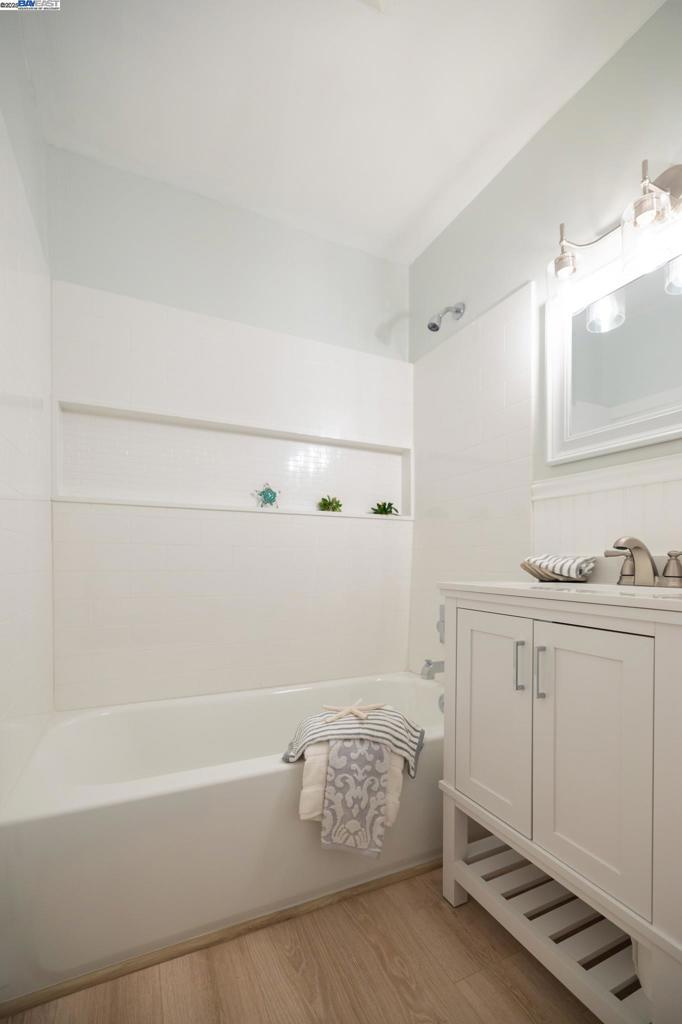 VILLAGE - Residential