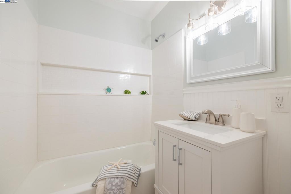 VILLAGE - Residential