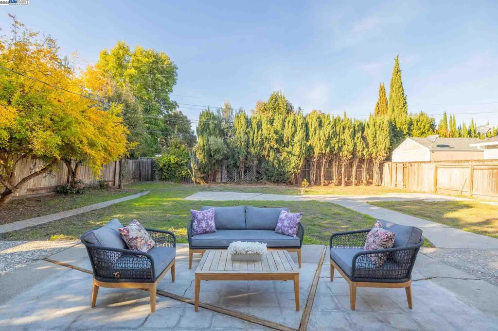 VILLAGE - Residential