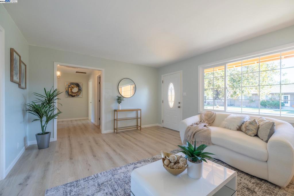 VILLAGE - Residential