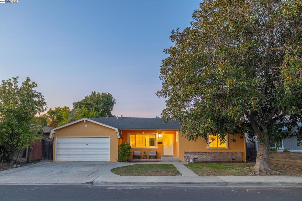 VILLAGE - Residential