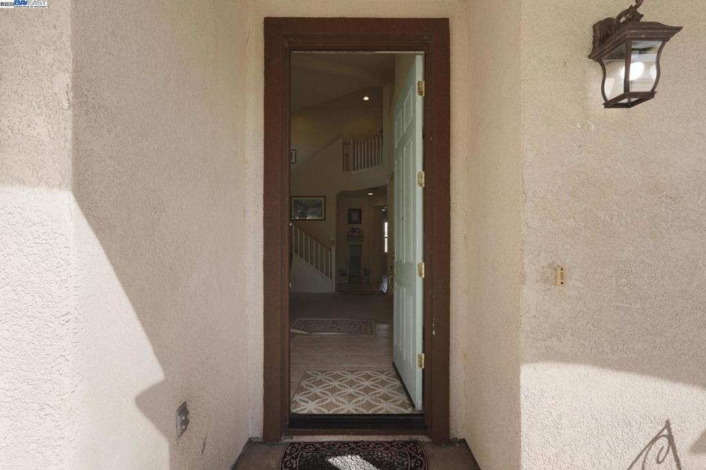 5854 Riverbank Cir