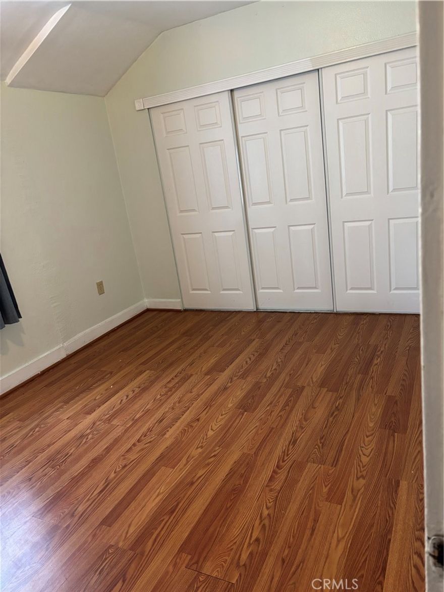 PRIVATE ROOM for rent in Long Beach featuring its own private bathroom. Tenant will have shared access to the kitchen and common areas. Rent includes coverage of utilities. Parking to be verified by landlord. No pets allowed. Conveniently located near shopping, dining, and major freeways. Ideal for a single occupant seeking a clean and comfortable living space.