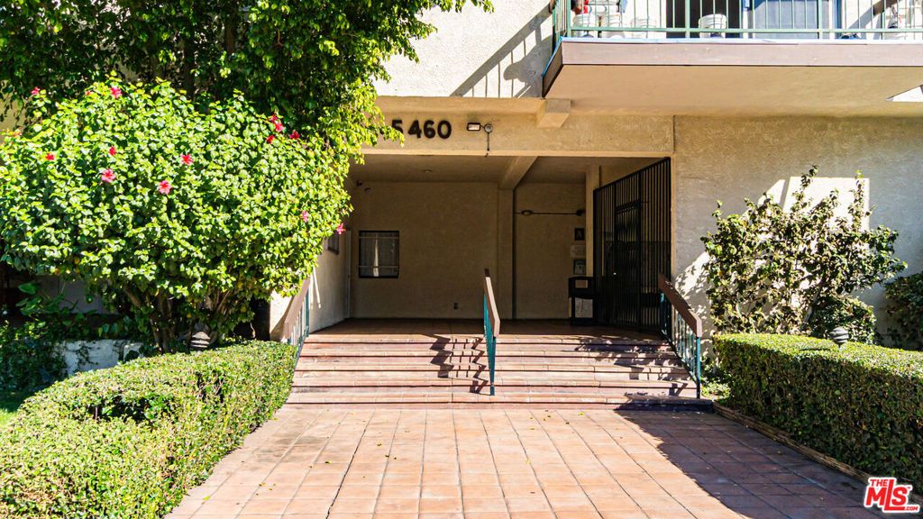 Photo of 5460 White Oak Avenue #J207, Encino, CA 91316 (MLS # 25503647)