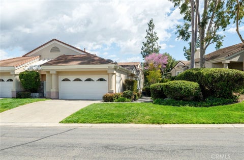 Photo of 38510 Glen Abbey Lane, Murrieta, CA 92562 (MLS # SW26136790)
