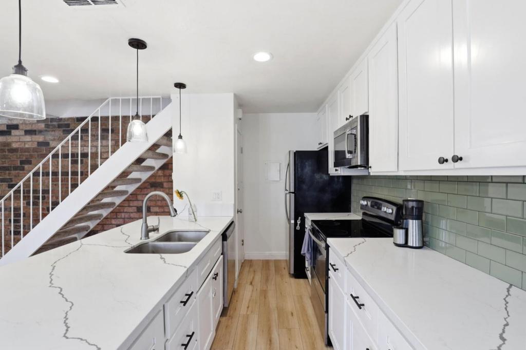 5473 Tradewinds 2