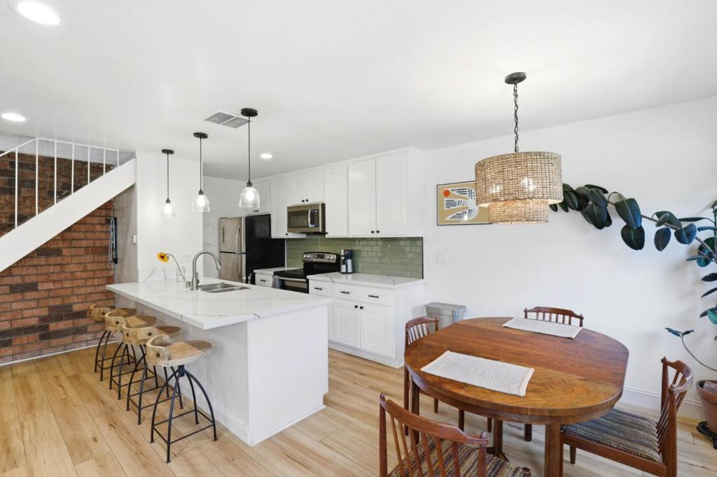 5473 Tradewinds 2