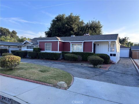 Photo of 24957 Chestnut St, Newhall, CA 91321 (MLS # SR26104410)