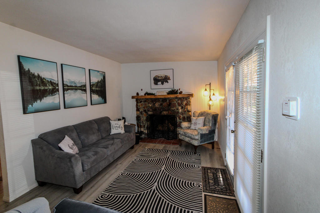 805 E Fairway Boulevard
