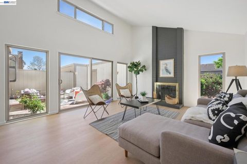 Photo of 3201 Phoenix Ln Ln, Alameda, CA 94502 (MLS # 41128587)