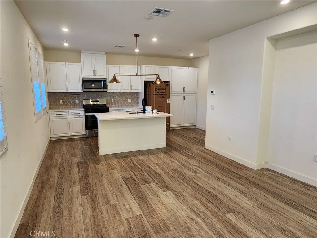 7505 Channel View Street