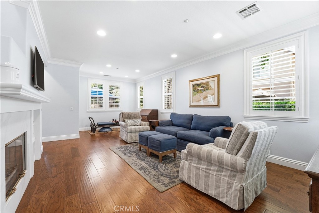 1 Amesbury Court