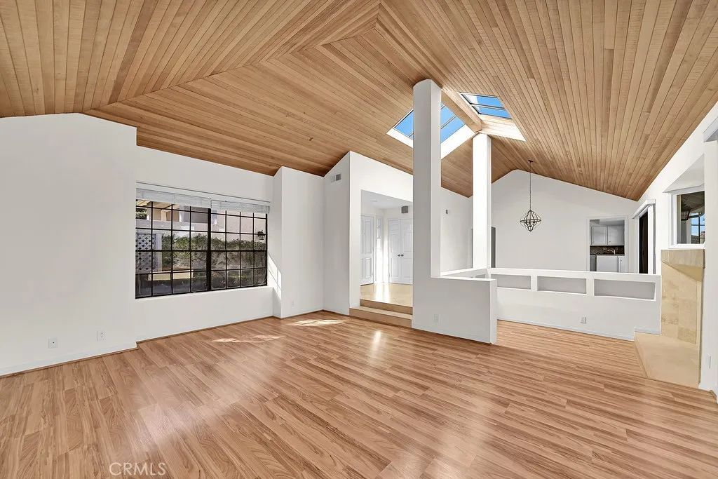 Newport Beach, California 92660, United States, 2 Bedrooms Bedrooms, ,2 BathroomsBathrooms,Residential,Active,170635