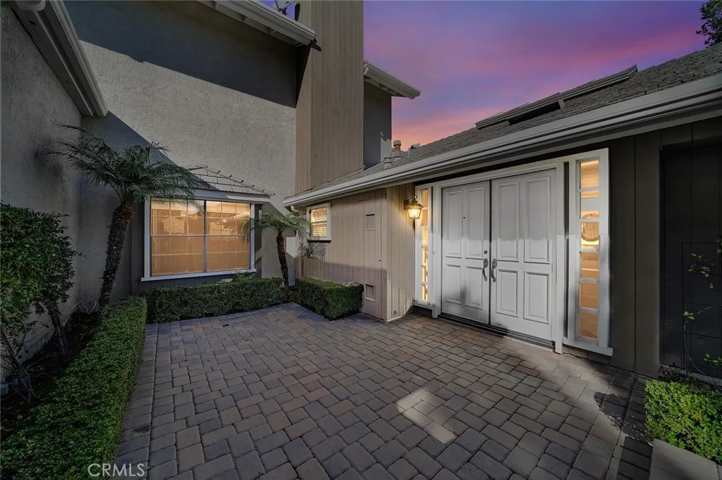 Newport Beach, California 92660, United States, 2 Bedrooms Bedrooms, ,2 BathroomsBathrooms,Residential,Active,170635