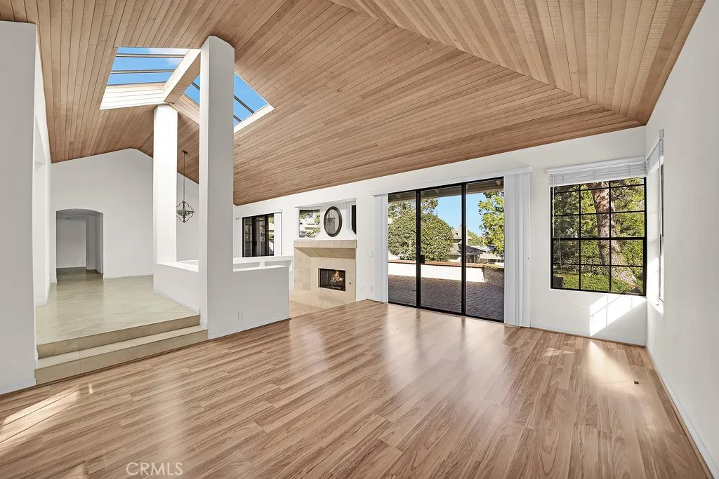 Newport Beach, California 92660, United States, 2 Bedrooms Bedrooms, ,2 BathroomsBathrooms,Residential,Active,170635