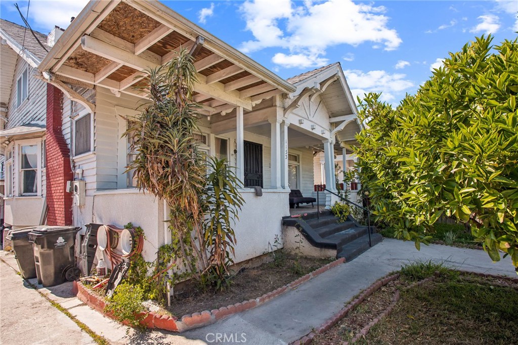 1153 S Kingsley Drive