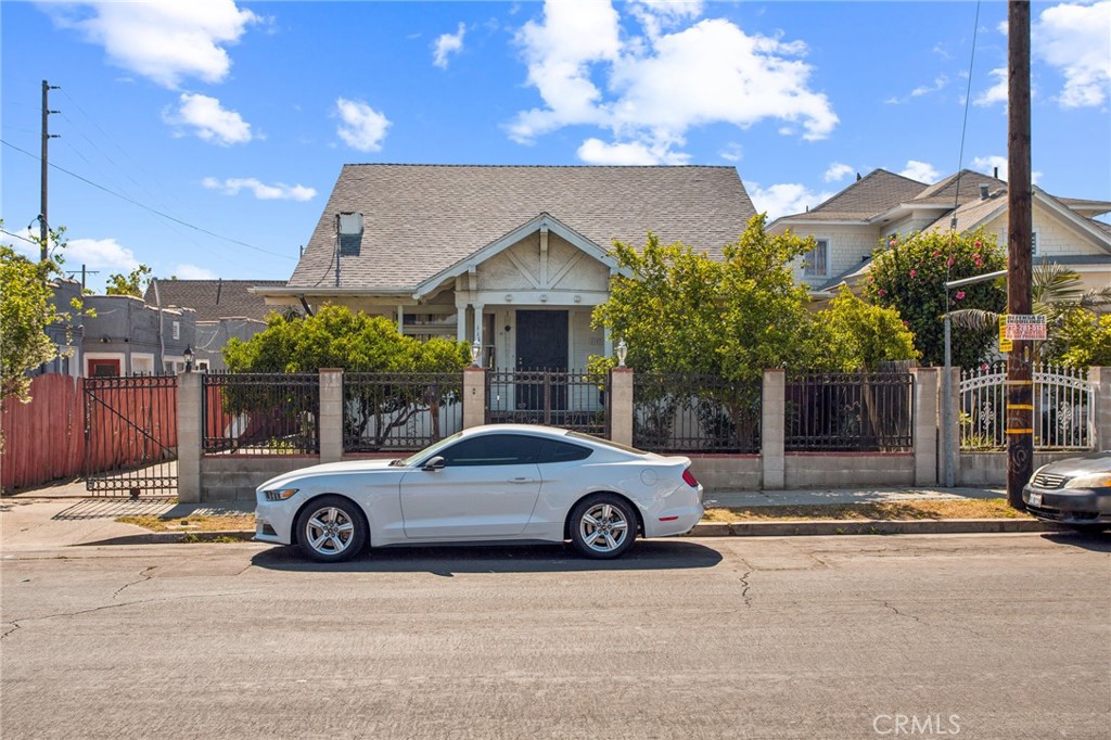 1153 S Kingsley Drive