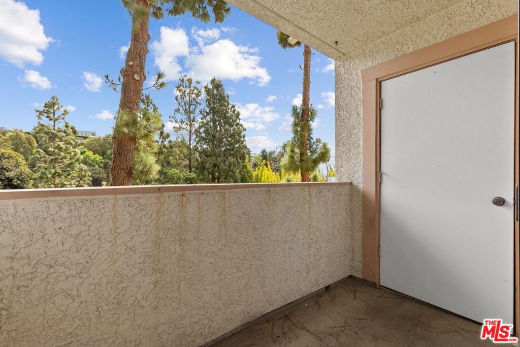 501 Palisades Drive 219