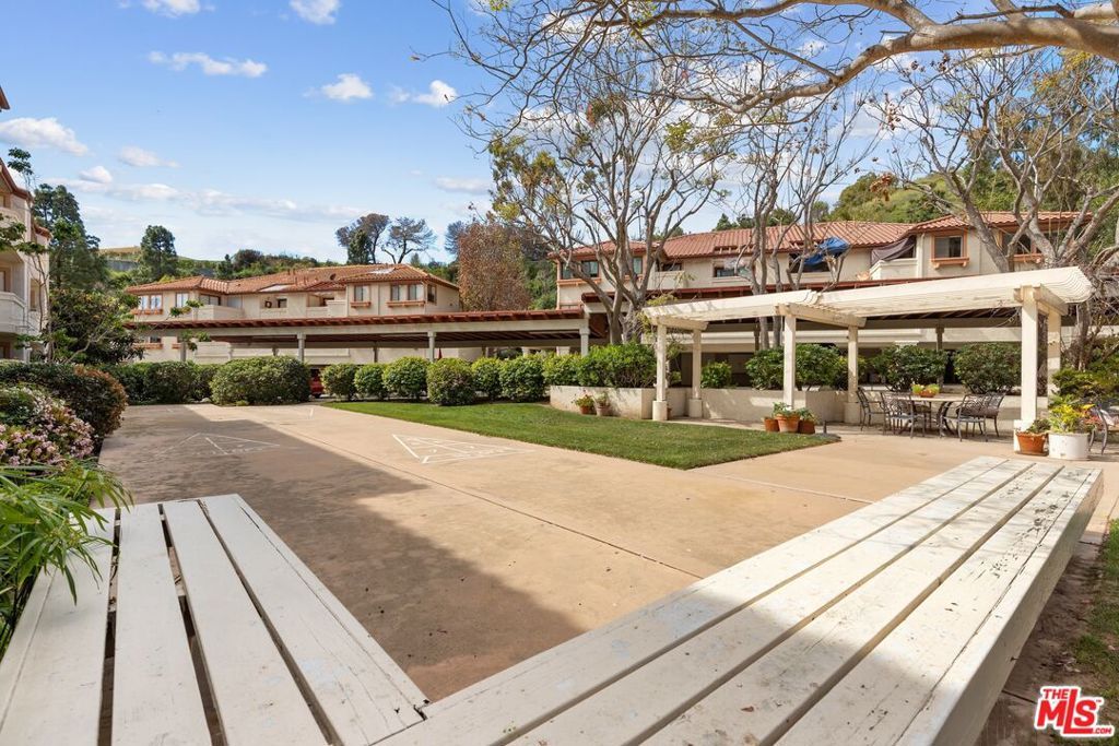 Photo of 501 Palisades Drive #219, Pacific Palisades, CA 90272 (MLS # 26658589)