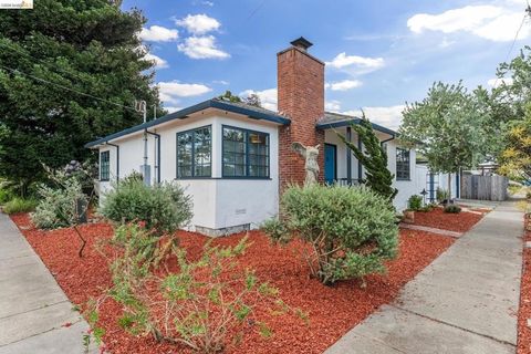 Photo of 998 30Th St St, Richmond, CA 94804 (MLS # 41130438)