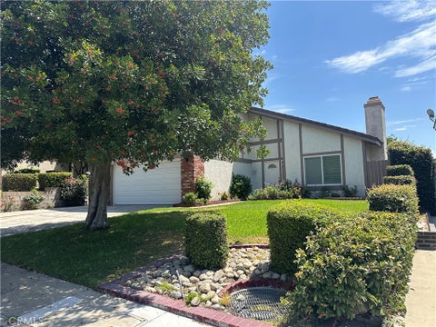 Photo of 2280 Ash AVE, Upland, CA 91784 (MLS # CV26205903)