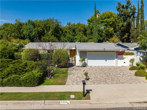 Photo of 5300 Blanco Avenue, Woodland Hills, CA 91367 (MLS # SR26168484)