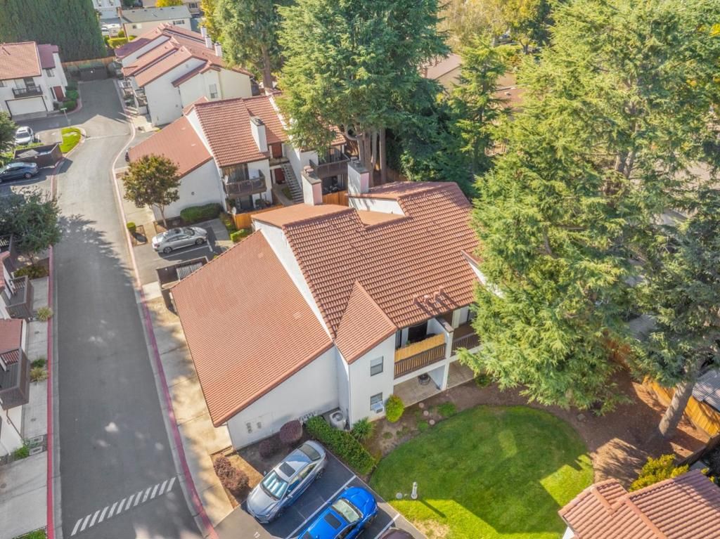Photo of 771 Williamsburg Way #C, Gilroy, CA 95020 (MLS # ML82025472)