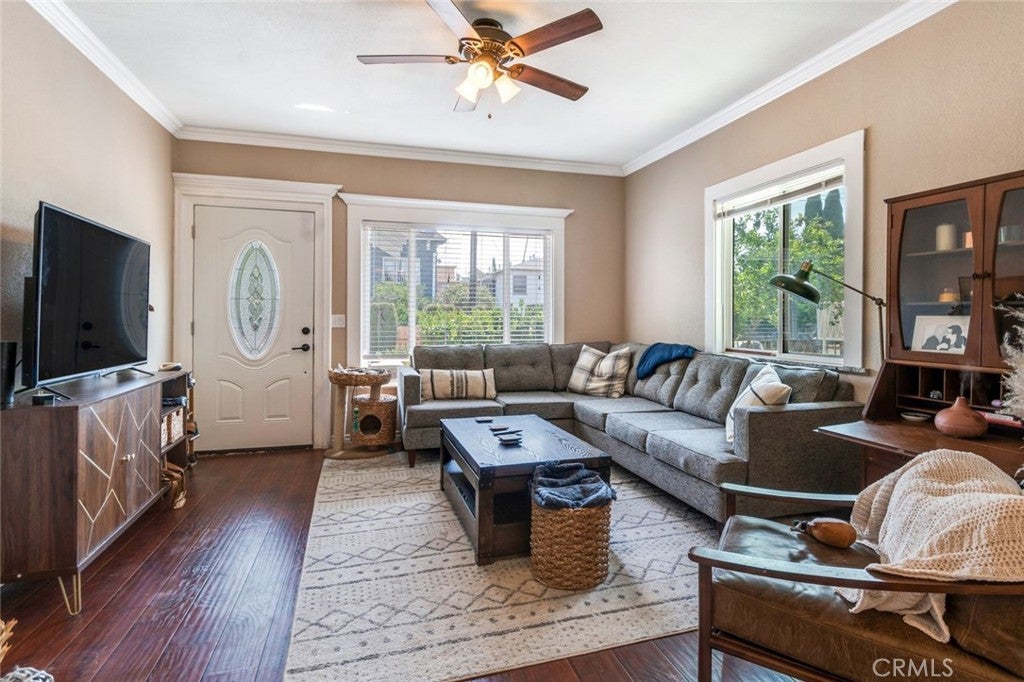 1417 N Kenmore