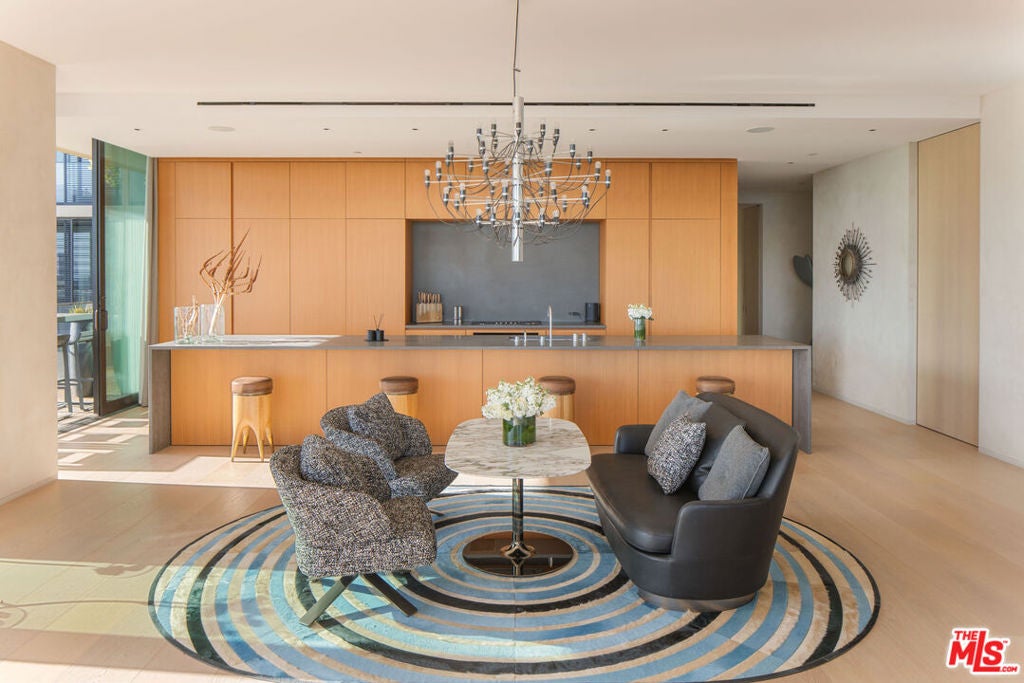 9040 W Sunset Boulevard 905