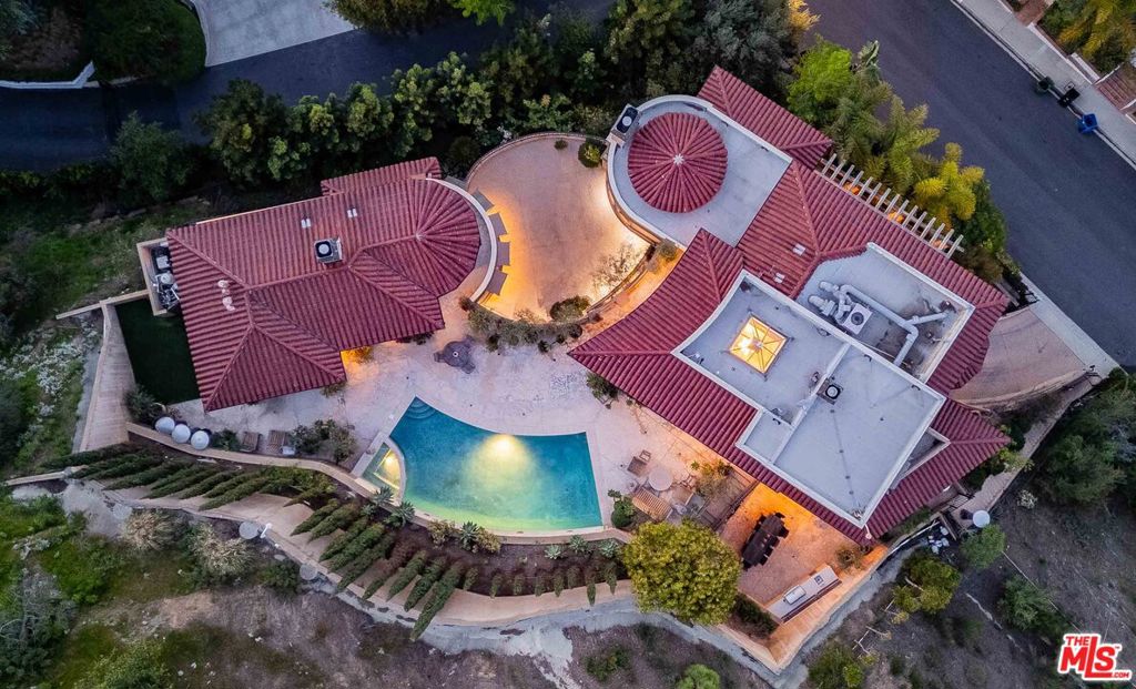 1744 Stone Canyon Road