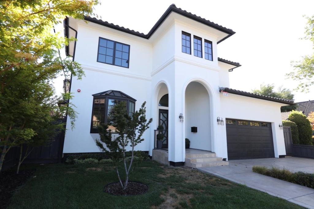 1238 Blewett Avenue