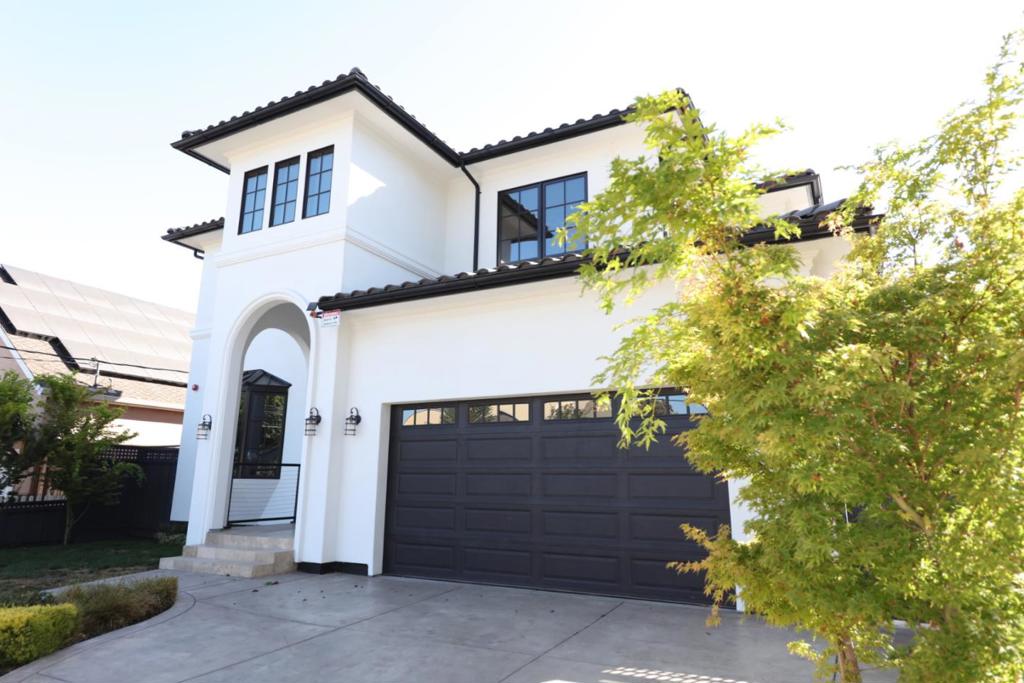 1238 Blewett Avenue