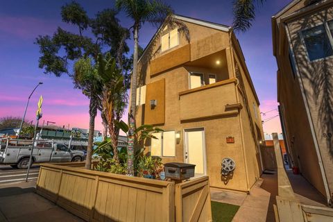 Photo of 806 Redondo Ct, San Diego, CA 92109 (MLS # 250040847SD)