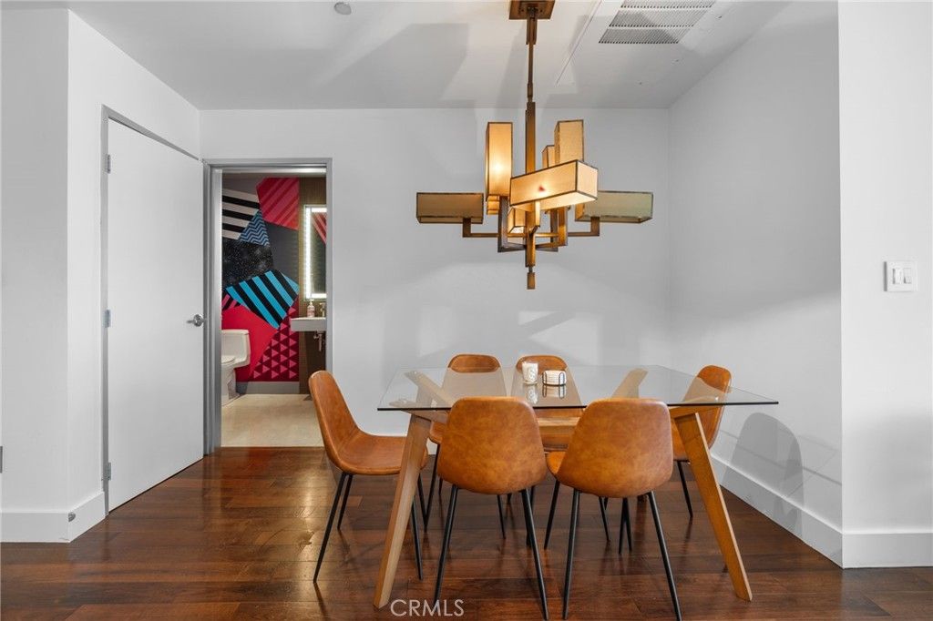listing image 130727905948406793336