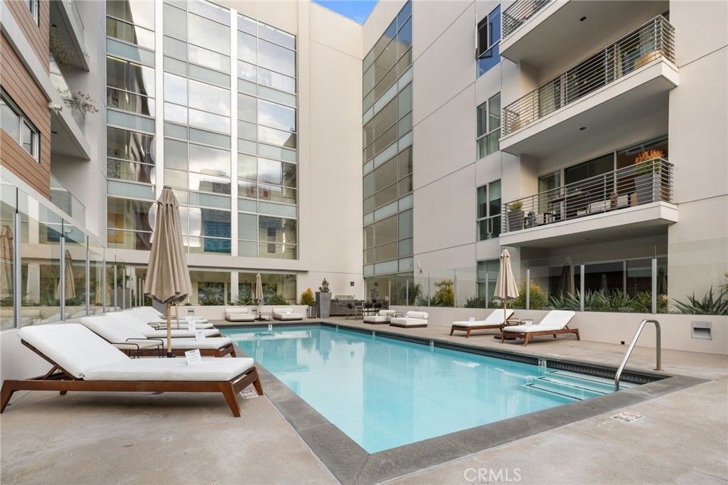 listing image 130729820394888365263