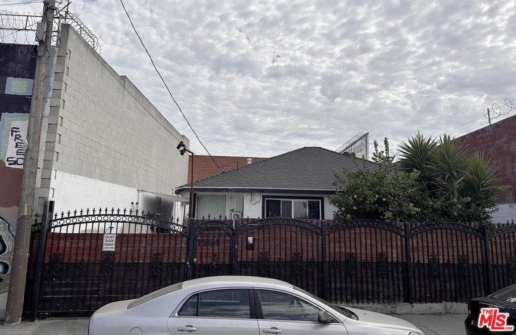 1554 E 24th Street