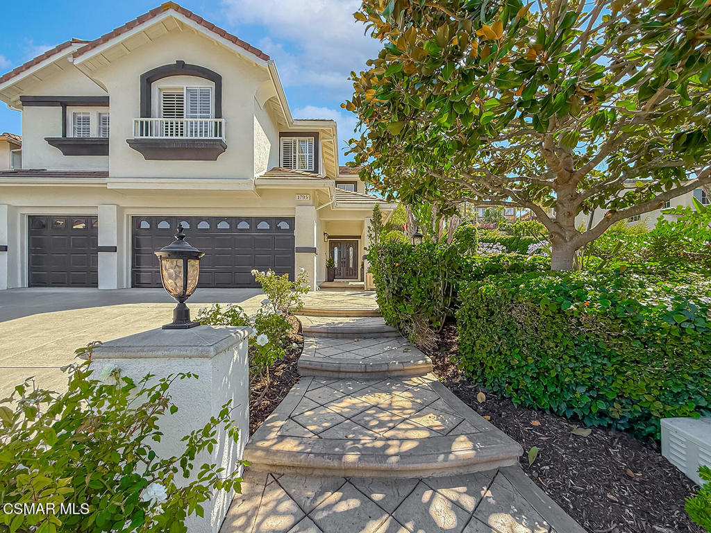 1795 Red Robin Place