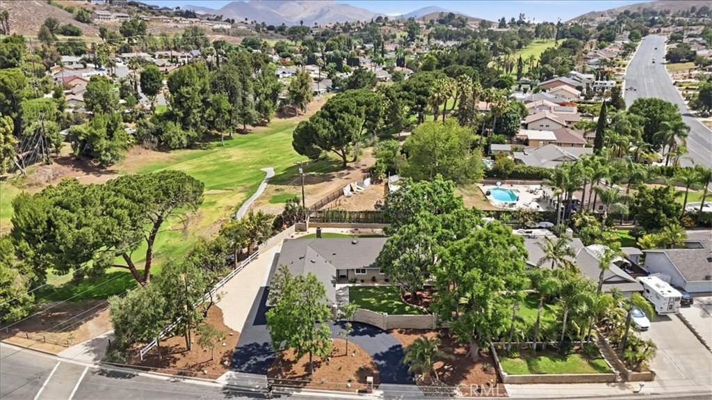 7831 Live Oak Drive