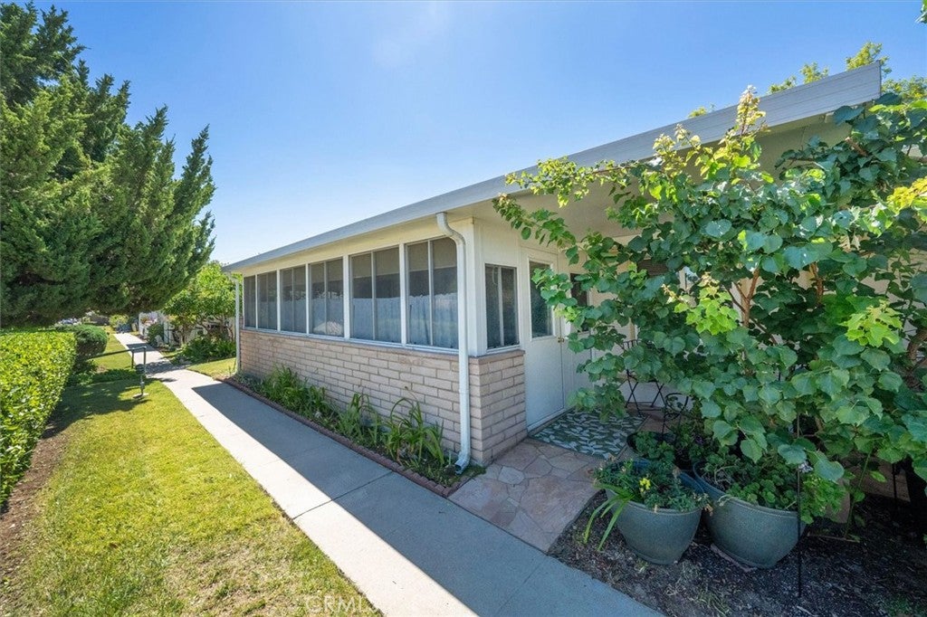 26742 Whispering Leaves, Unit B