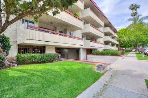 Photo of 125 S Sierra Madre Blvd Blvd #104, Pasadena, CA 91107 (MLS # WS26086909)