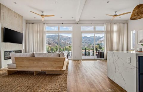 Photo of 3151 Castle Creek Road, Maricopa, CA 93252 (MLS # SR25052111)