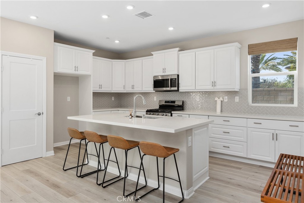 1603 Laurelwood