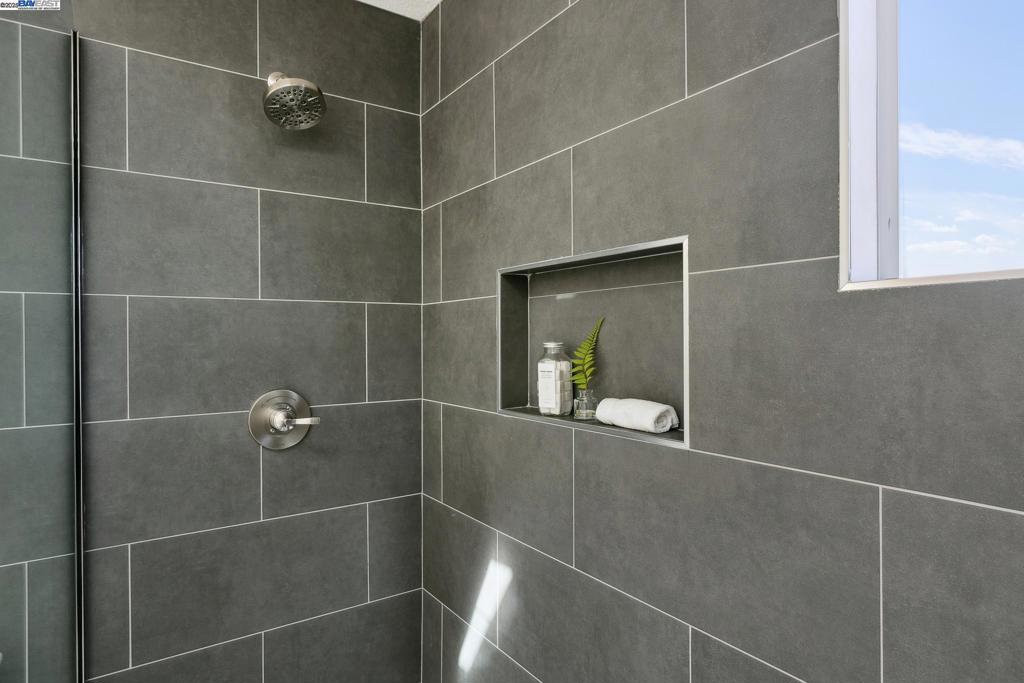 VINE HILL - Residential