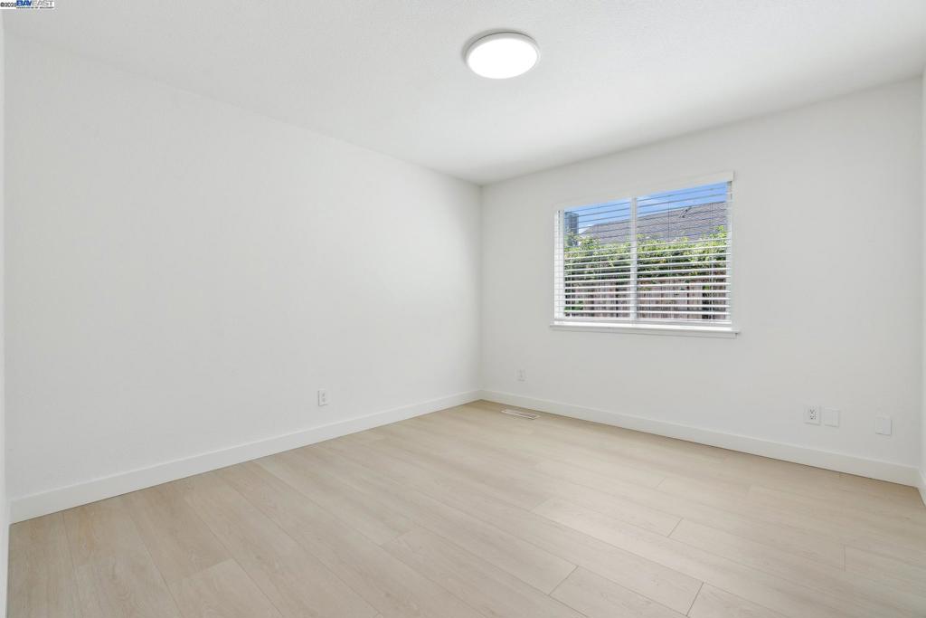 VINE HILL - Residential