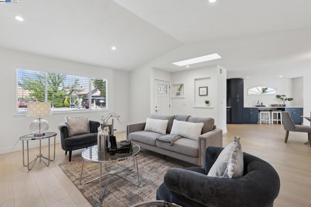 VINE HILL - Residential