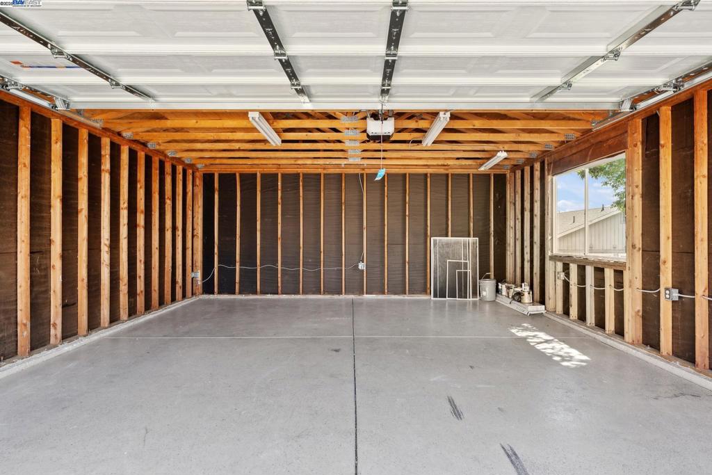 VINE HILL - Residential